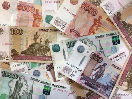 Центробанк отметил рост объема наличных в обращении на рекордные 1,4 триллиона рублей