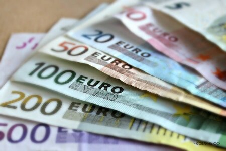 Франция заблокировала активы Центробанка России на 22 миллиарда евро