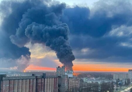 На нефтебазе в Брянске загорелись резервуары