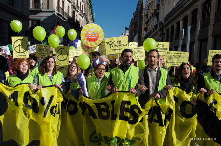 Активисты Greenpeace в Норвегии заблокировали российский нефтяной танкер