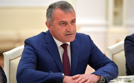 Действующий президент Южной Осетии Анатолий Бибилов признал поражение на выборах