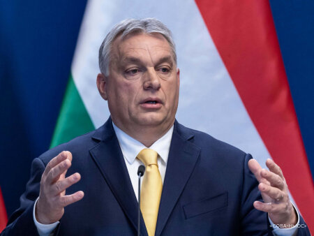 Премьер-министра Венгрии внесли в базу “Миротворца”