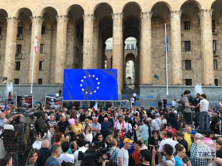 В Грузии прошел массовый митинг в поддержку евроинтеграции
