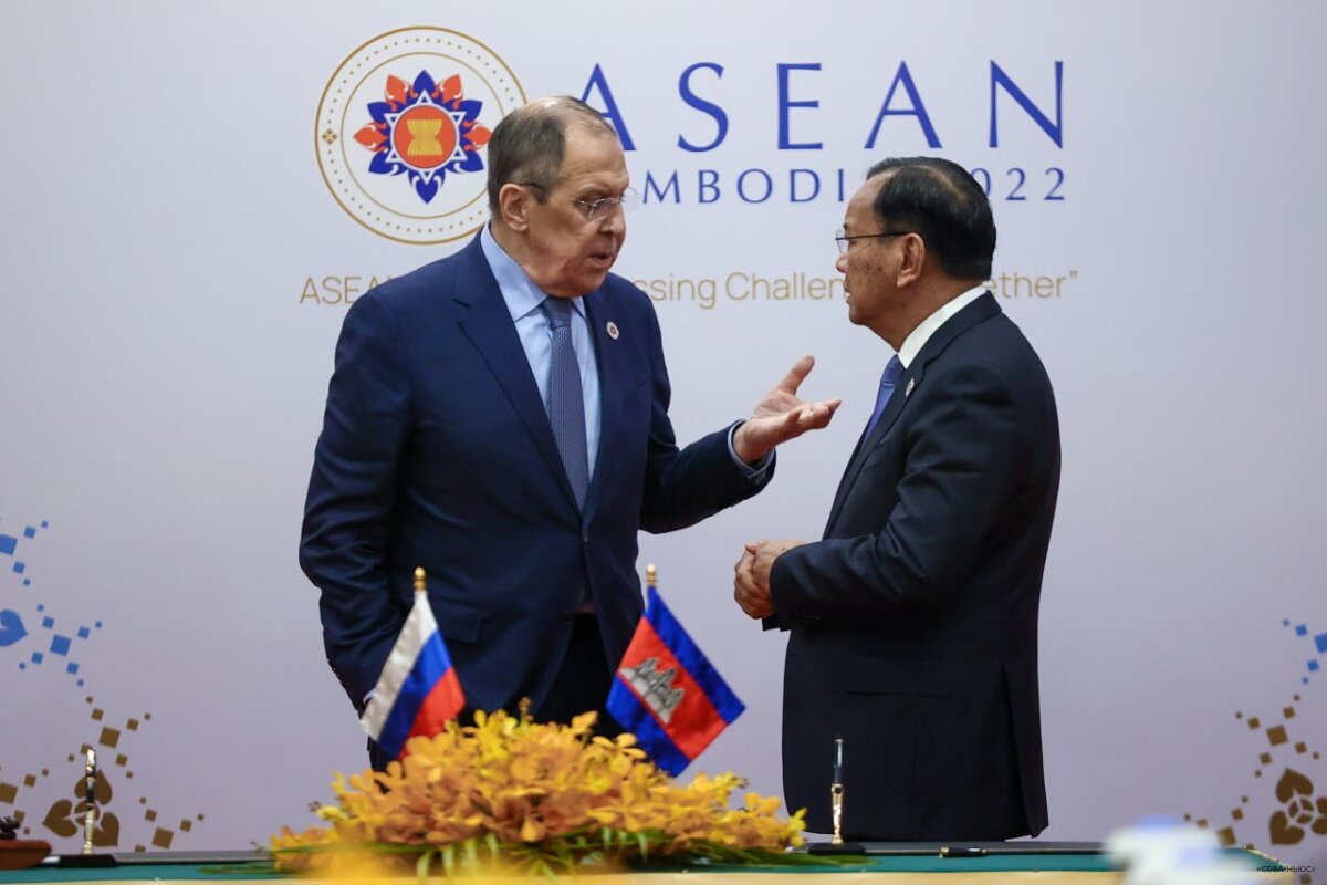 Россия и Камбоджа договорились о наращивании сотрудничества в сфере торговли и обороны