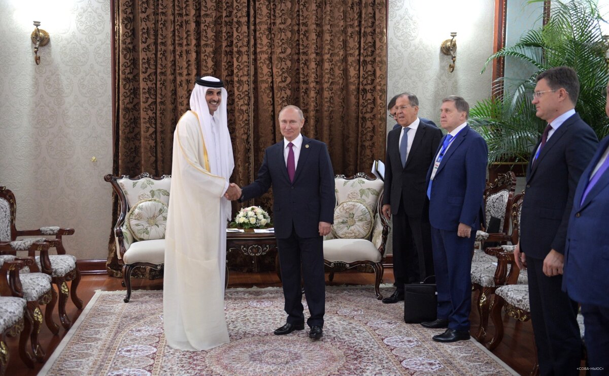 Президент России и эмир Катара встретились в кулуарах саммита СВМДА