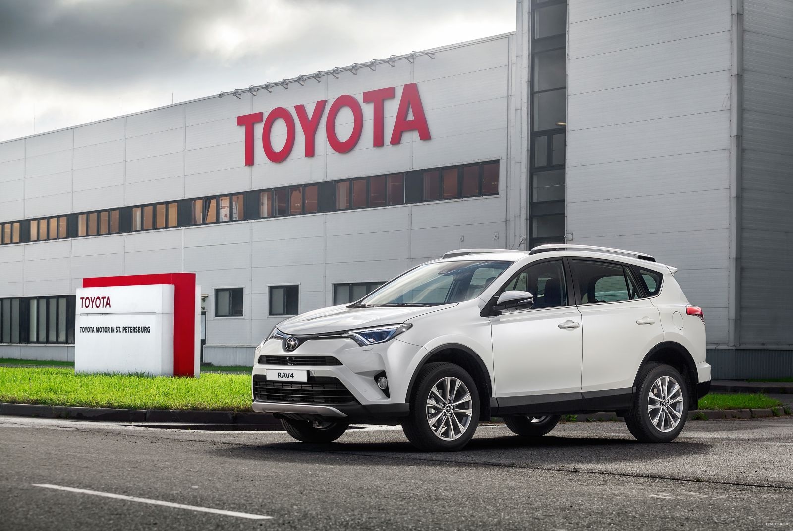 Toyota уволит всех сотрудников российского завода к Новому году