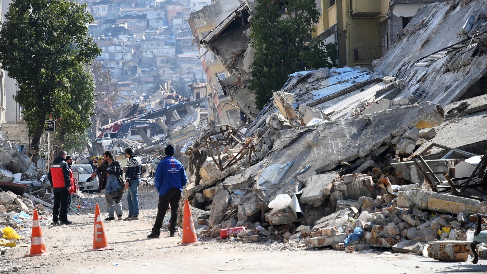 На 11 день после землетрясения в Турции под завалами нашли живых людей