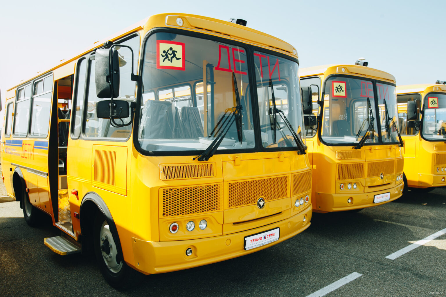 Школьные автобусы смогут бесплатно ездить по платным дорогам