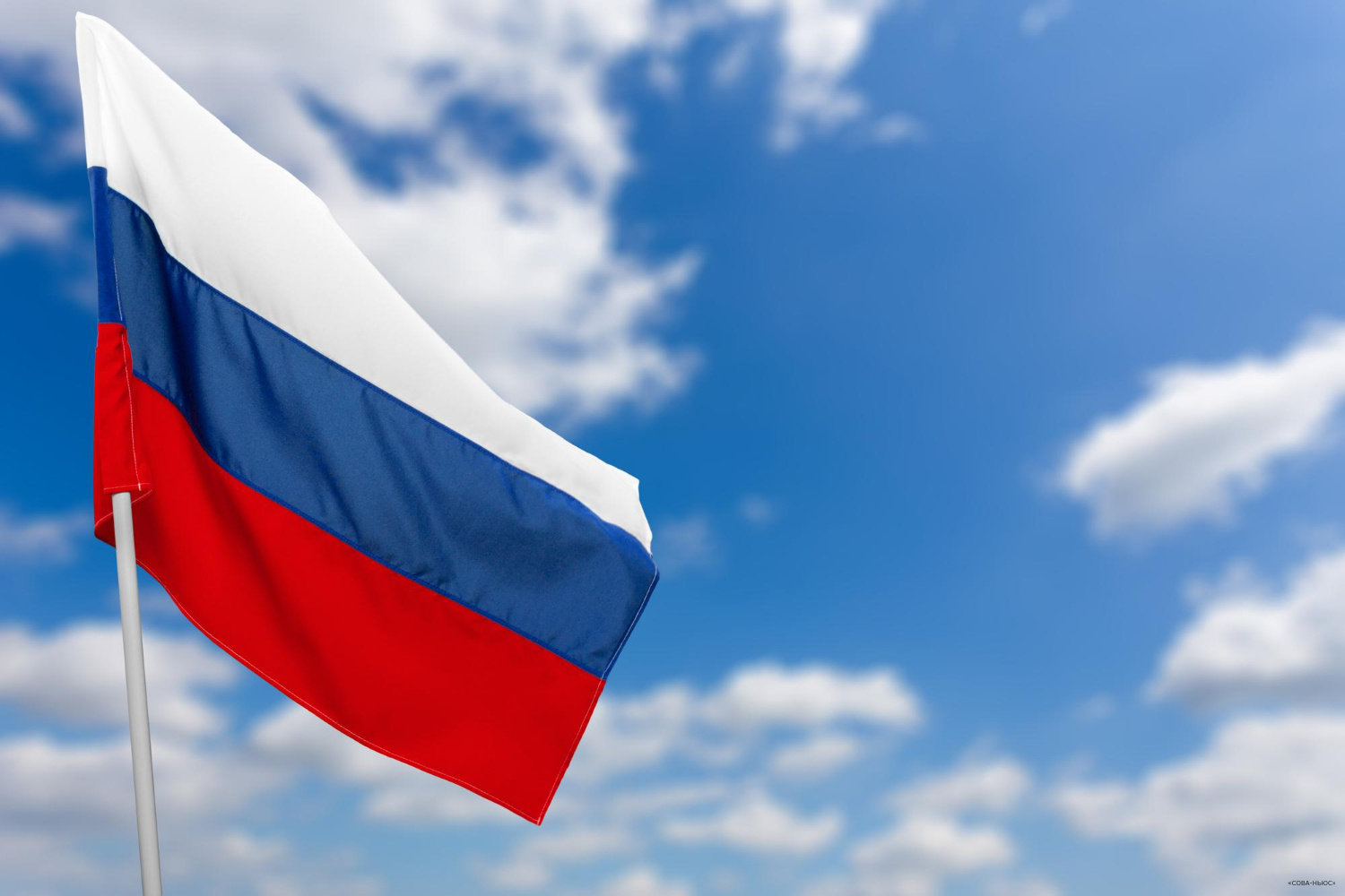 Якутские чиновники потратят 25 миллионов рублей на закупку флагов для школ