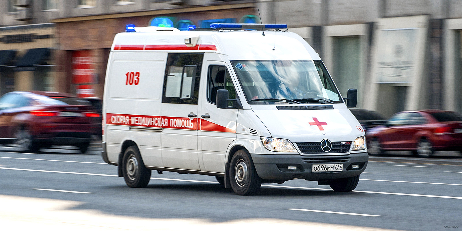 В Подмосковье автомобиль насмерть сбил двух детей и врезался в остановку