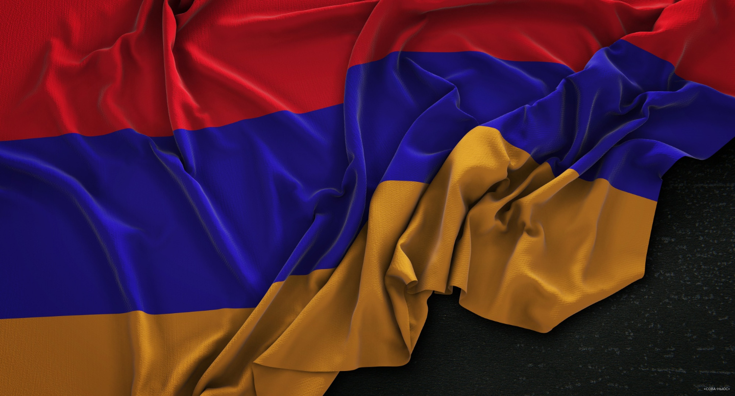 Армянский флаг темный фон