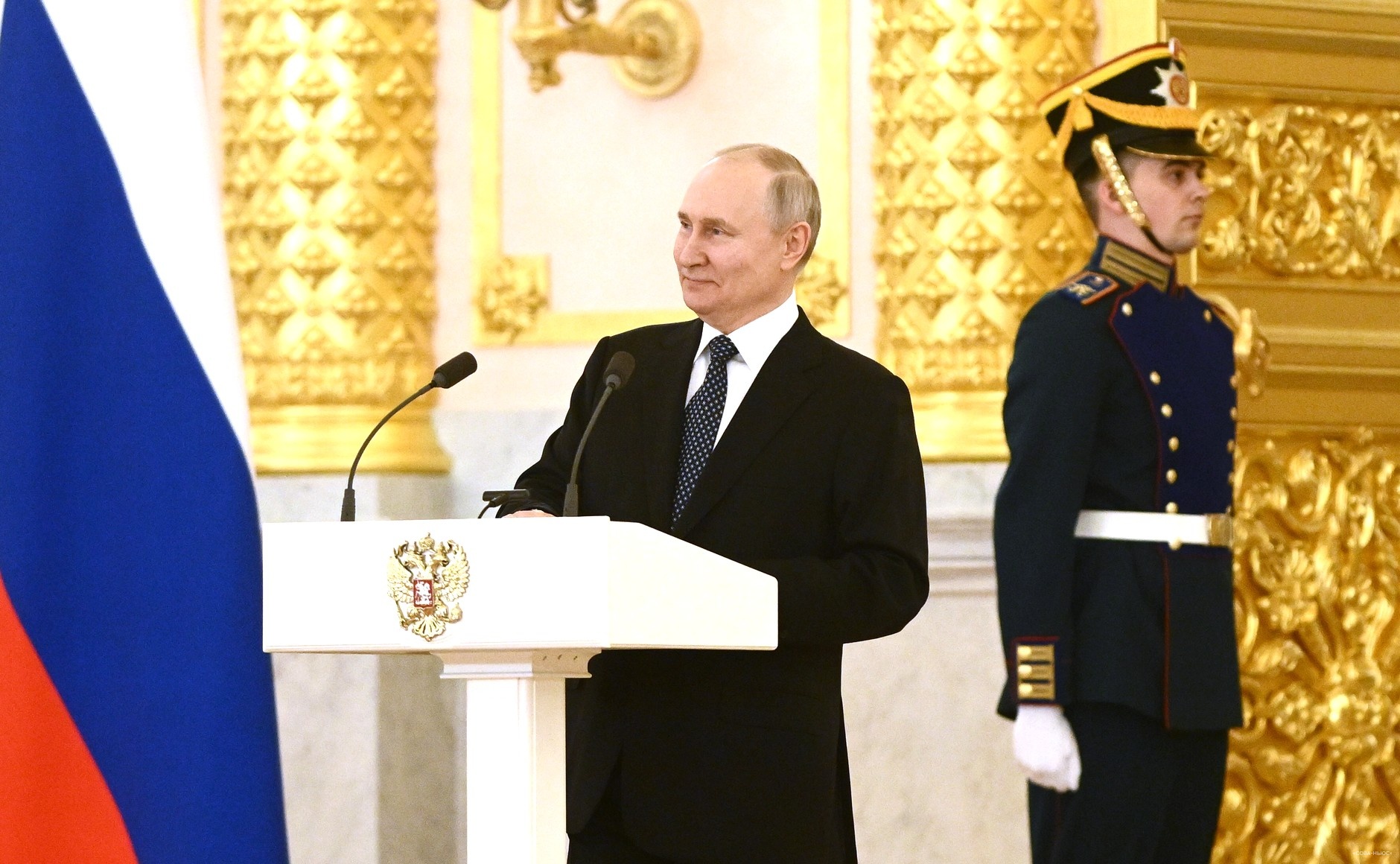 Путин: Россия открыта к диалогу со всеми странами и не собирается изолироваться