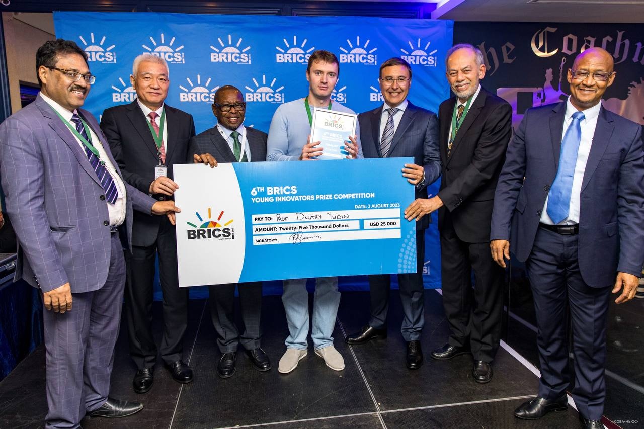 В конкурсе молодых инноваторов стран БРИКС первое место впервые занял физик из РФ