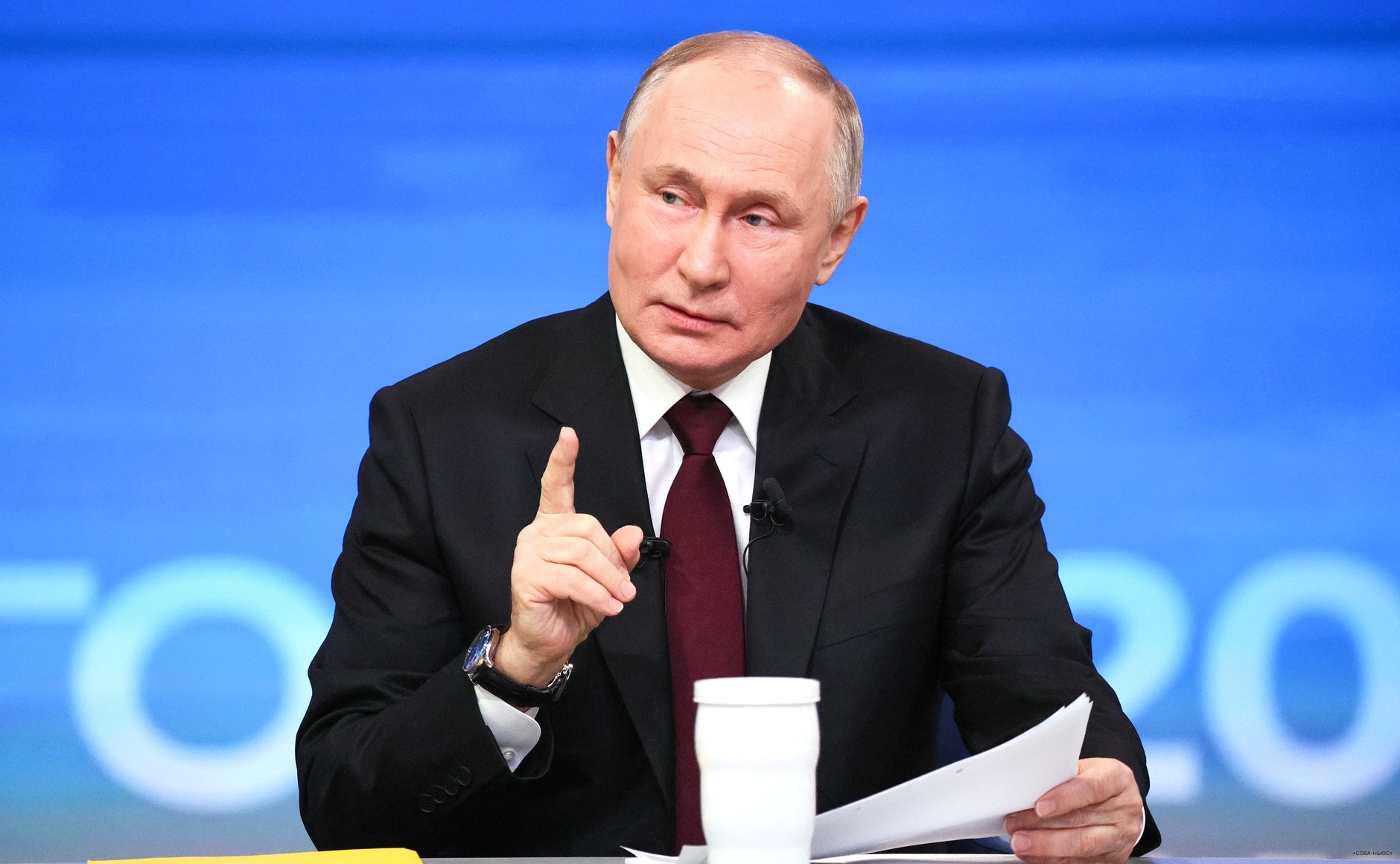 Пресс-конференция Владимира Путина: обсуждение "Итогов года"